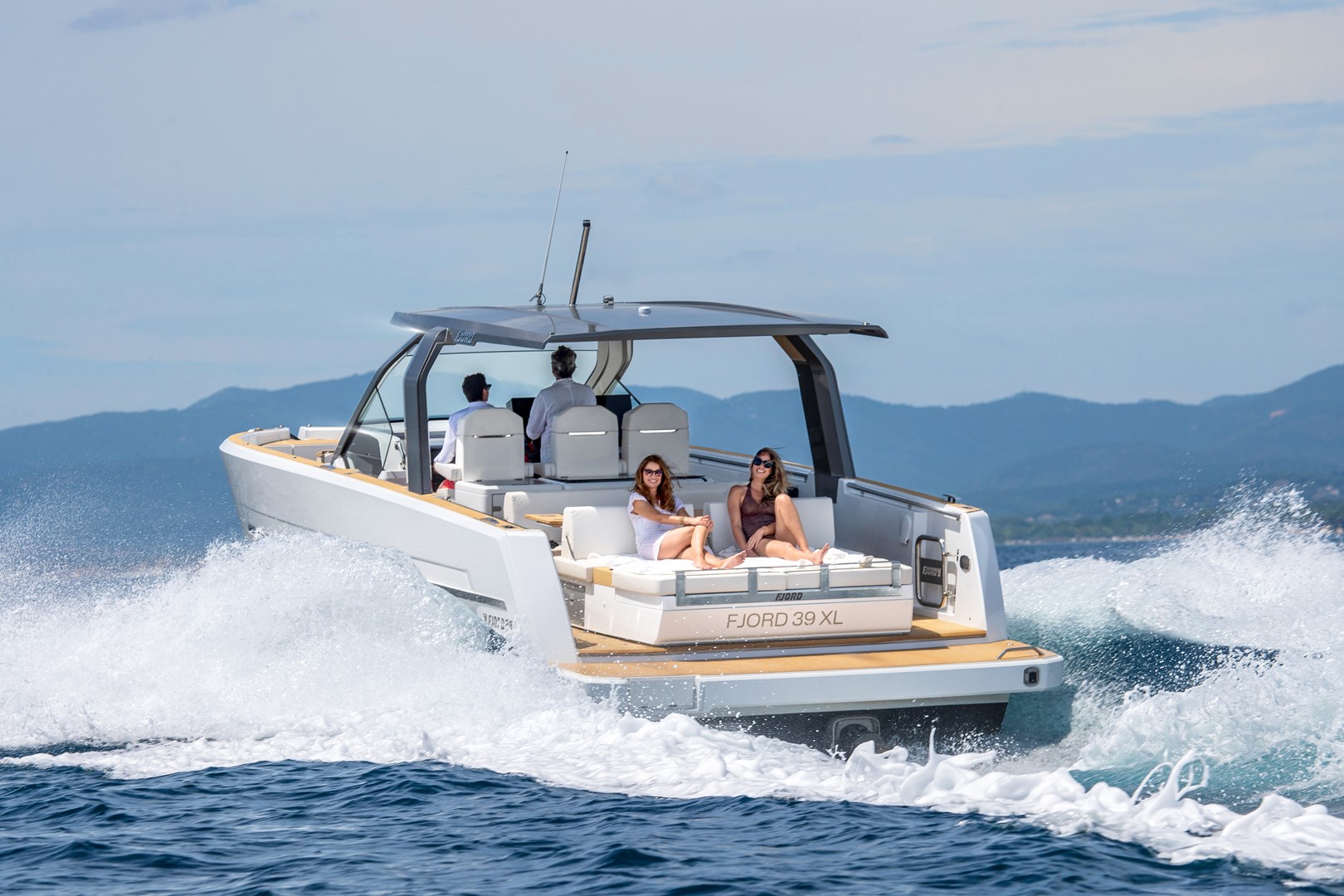 240718 Fjord 39XL A28I1167 RGB