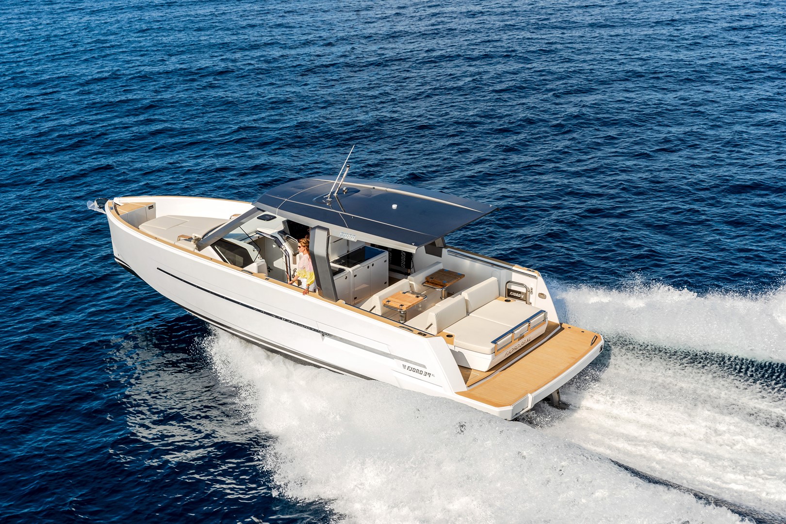 240718 Fjord 39XL A75I5623 RGB