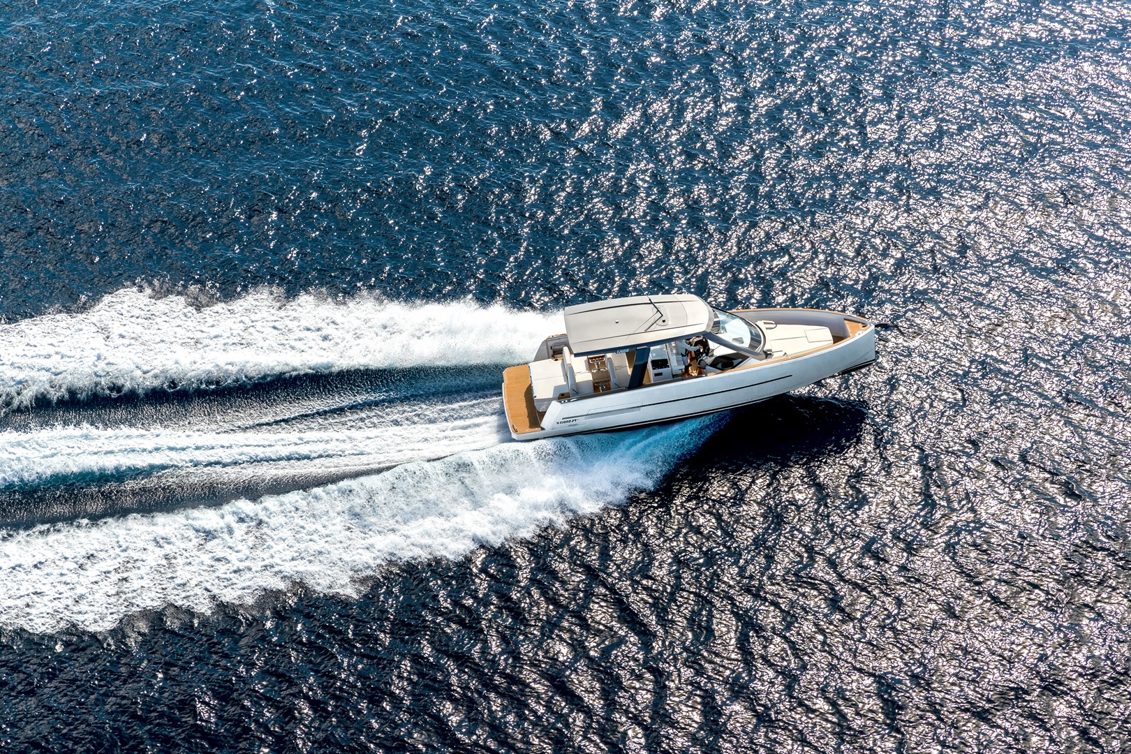 240718 Fjord 39XL A75I5605 RGB